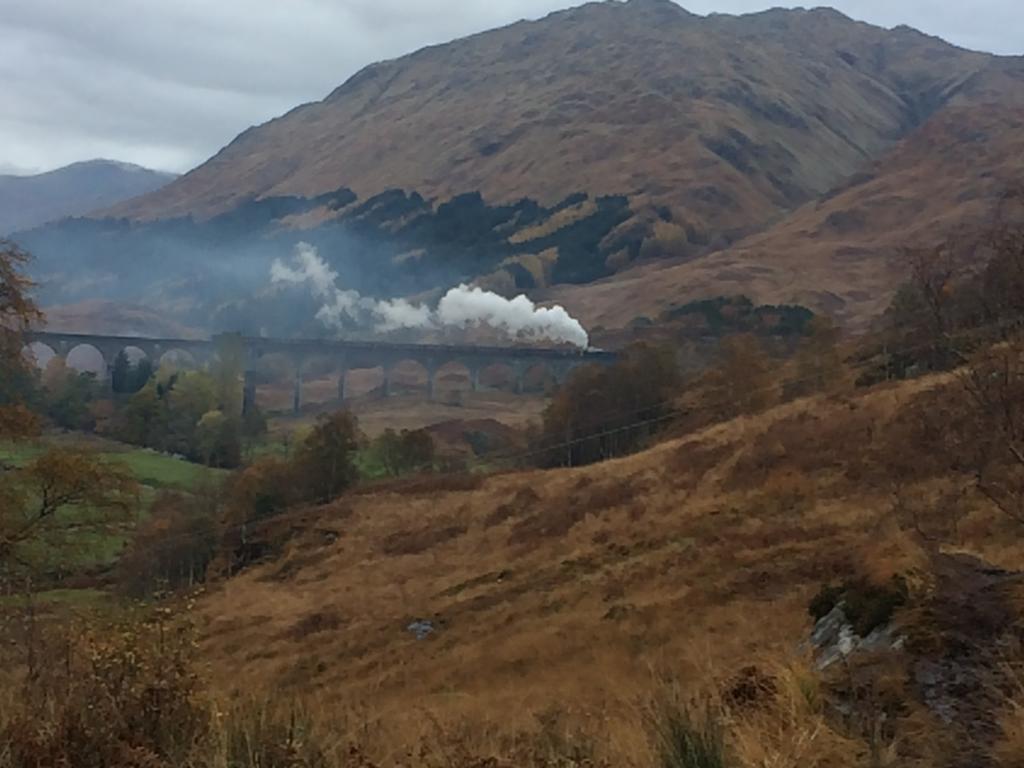 Corran Bunkhouse Hotel Bagian luar foto The Jacobite on the West Highland Line